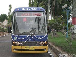 Capsule Bus Pertama di Indonesia Mulai Beroperasi di Jambi