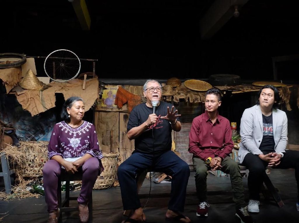 Lakon J.J Sampah-sampah Kota Tak Tinggalkan Multimedia Lakon J.J Sampah-sampah Kota Tak Tinggalkan Multimedia