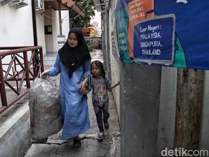 Asyiknya Pergi Umrah Hanya dengan Menabung Sampah