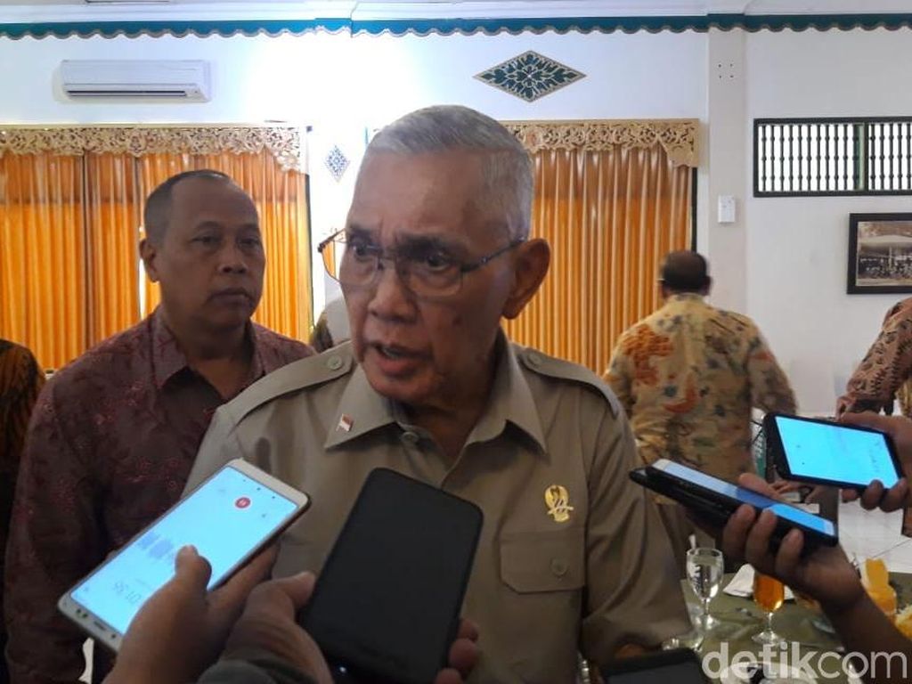 Kata Try Sutrisno Soal Amendemen UUD 1945 dan GBHN Kata Try Sutrisno Soal Amendemen UUD 1945 dan GBHN