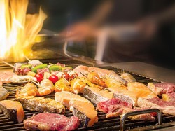 Rasakan Sensasi Makan Barbeque Sepuasnya di Holiday Inn Kemayoran