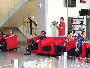 KPK Periksa Nico Siahaan Terkait Kasus Pencucian Uang Eks Bupati Cirebon KPK Periksa Nico Siahaan Terkait Kasus Pencucian Uang Eks Bupati Cirebon
