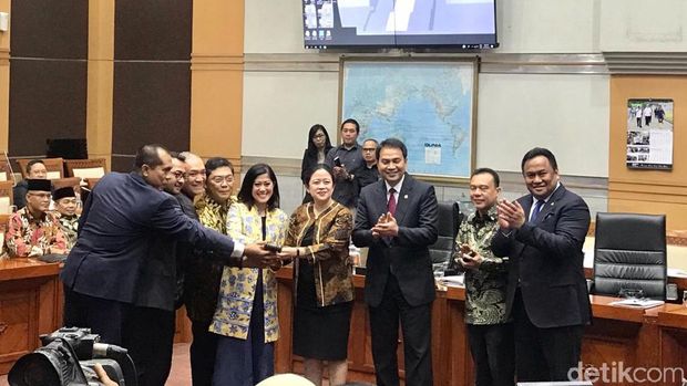 Menanti Rapat Perdana Menhan Prabowo dan Komisi I DPR