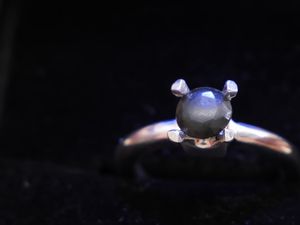 Viral Pria Bikin Cincin Tunangan dari Potongan Kuku yang Disimpan Setahun Viral Pria Bikin Cincin Tunangan dari Potongan Kuku yang Disimpan Setahun