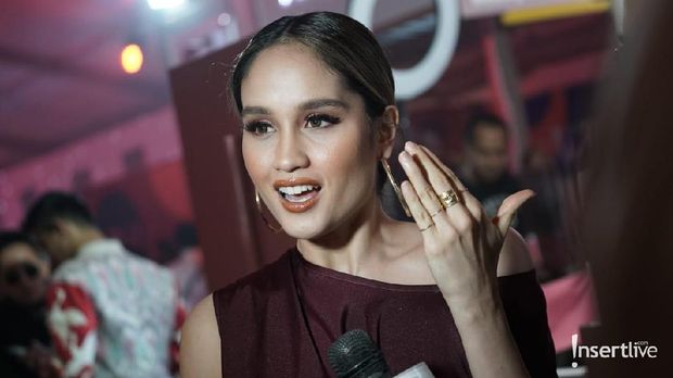 Cinta Laura