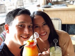 Mike Lewis dan Janisaa Tunggu Waktu Tepat untuk Menikah