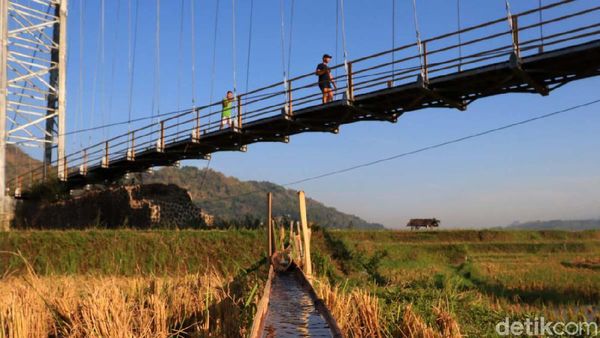 Pesona Jembatan Gantung Panyindangan