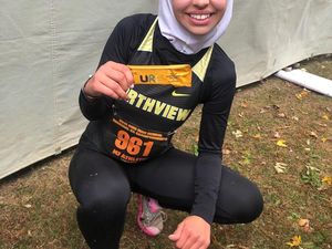 Remaja SMA Ini Didiskualifikasi dari Lomba Lari karena Pakai Hijab