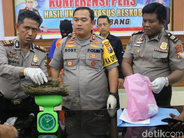 Ganja Senilai Rp 100 Juta Disita dari Seorang Pengedar di Jombang