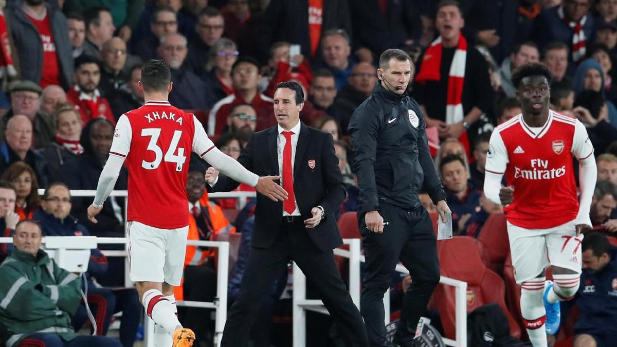 Unai Emery dianggap bersalah saat menentukan Granit Xhaka sebagai kapten (REUTERS/David Klein)