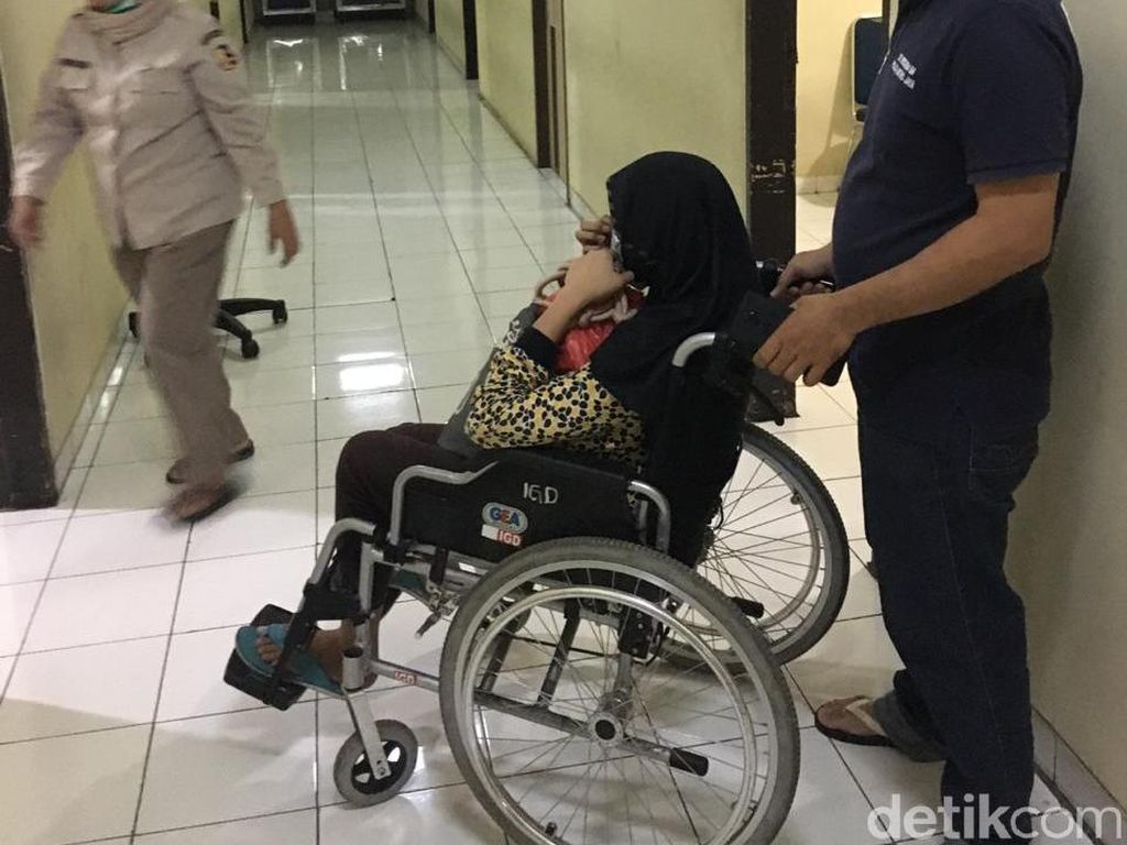 Polisi Tes Kejiwaan Ibu yang Gelonggong Balita hingga Tewas di Jakbar Polisi Tes Kejiwaan Ibu yang Gelonggong Balita hingga Tewas di Jakbar