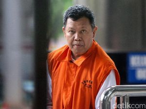 Eks Dirut PTPN III Diperiksa KPK Soal Suap Distribusi Gula Eks Dirut PTPN III Diperiksa KPK Soal Suap Distribusi Gula