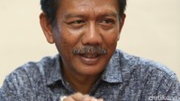 Selain itu, PSSI gagal mempertahankan Luis Milla sebagai pelatih Timnas Indonesia karena tak memiliki cukup uang. Bahkan, Milla meninggalkan Indonesia setelah gajinya ditunggak selama tiga bulan.