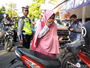 Operasi Zebra Semeru di Ponorogo, Mahasiswi Ini Nangis Lupa Bawa STNK