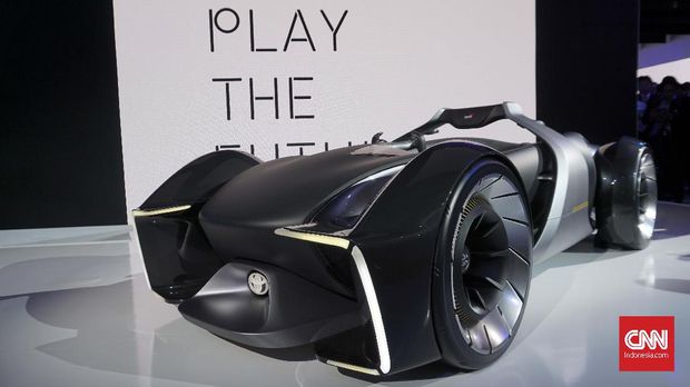 Mobil balap e-Racer.