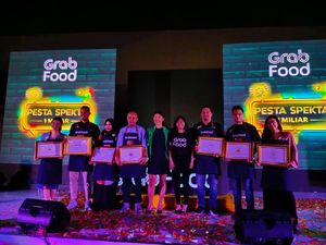 Jelang Akhir Tahun, Pesan Makan di GrabFood Bisa Dapat Rp 1 Miliar Jelang Akhir Tahun, Pesan Makan di GrabFood Bisa Dapat Rp 1 Miliar