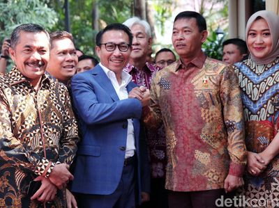 Komisi III DPR Datangi Rumah Komjen Idham Azis