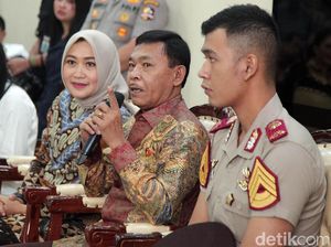 Begini Suasana Pertemuan Calon Kapolri dan Komisi III DPR Begini Suasana Pertemuan Calon Kapolri dan Komisi III DPR