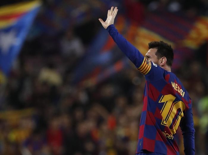 Lionel Messi bisa melihat yang tak dilihat pemain lain (AP Photo/Joan Monfort) Lionel Messi bisa melihat yang tak dilihat pemain lain (AP Photo/Joan Monfort)