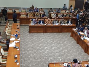 Komjen Idham Azis Jalani Fit and Proper Test Calon Kapolri di DPR Komjen Idham Azis Jalani Fit and Proper Test Calon Kapolri di DPR