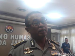 Usut Pelaku Pembakaran di Stadion GBT, Polda Jatim Lakukan Olah TKP