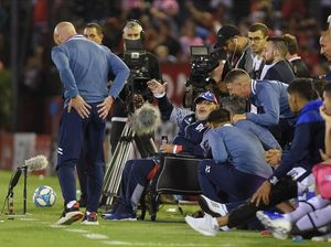 Ketika Klub Masa Kecil Messi Menyambut Raja Maradona