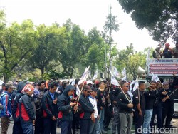 Siap-siap! Ribuan Buruh Bakal Kepung Kemnaker, Ini Tuntutannya