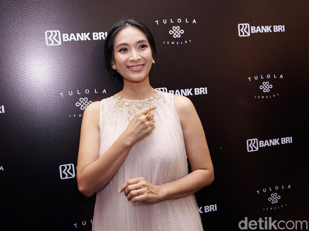 Tantangan Happy Salma Hidupkan Teater di Tengah Pandemi COVID-19 Tantangan Happy Salma Hidupkan Teater di Tengah Pandemi COVID-19