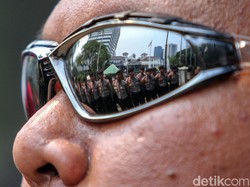 Buruh Tolak UMP 2022: Geruduk Istana hingga Sebut Anies Biang Kerok