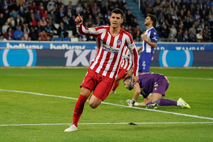 Soccer Football - La Liga Santander - Deportivo Alaves v Atletico Madrid - Estadio Mendizorroza, Vitoria-Gasteiz, Spain - October 29, 2019   Atletico Madrids Alvaro Morata celebrates scoring their first goal    REUTERS/Vincent West