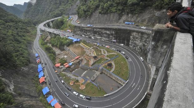 10 Jembatan Mengagumkan di Indonesia