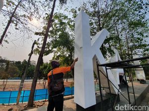 Landmark Kota Bekasi yang Dipenuhi Coretan Kini Dicat Ulang Landmark Kota Bekasi yang Dipenuhi Coretan Kini Dicat Ulang