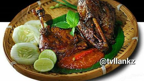 Meme Bebek Ini Tunjukkan Bebek Tak Hanya Enak Digoreng Tapi Juga Bikin Ketawa