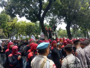 KSPI Bakal Gelar Demo Tolak Kenaikan UMP DKI Jadi Rp 4,2 Juta KSPI Bakal Gelar Demo Tolak Kenaikan UMP DKI Jadi Rp 4,2 Juta