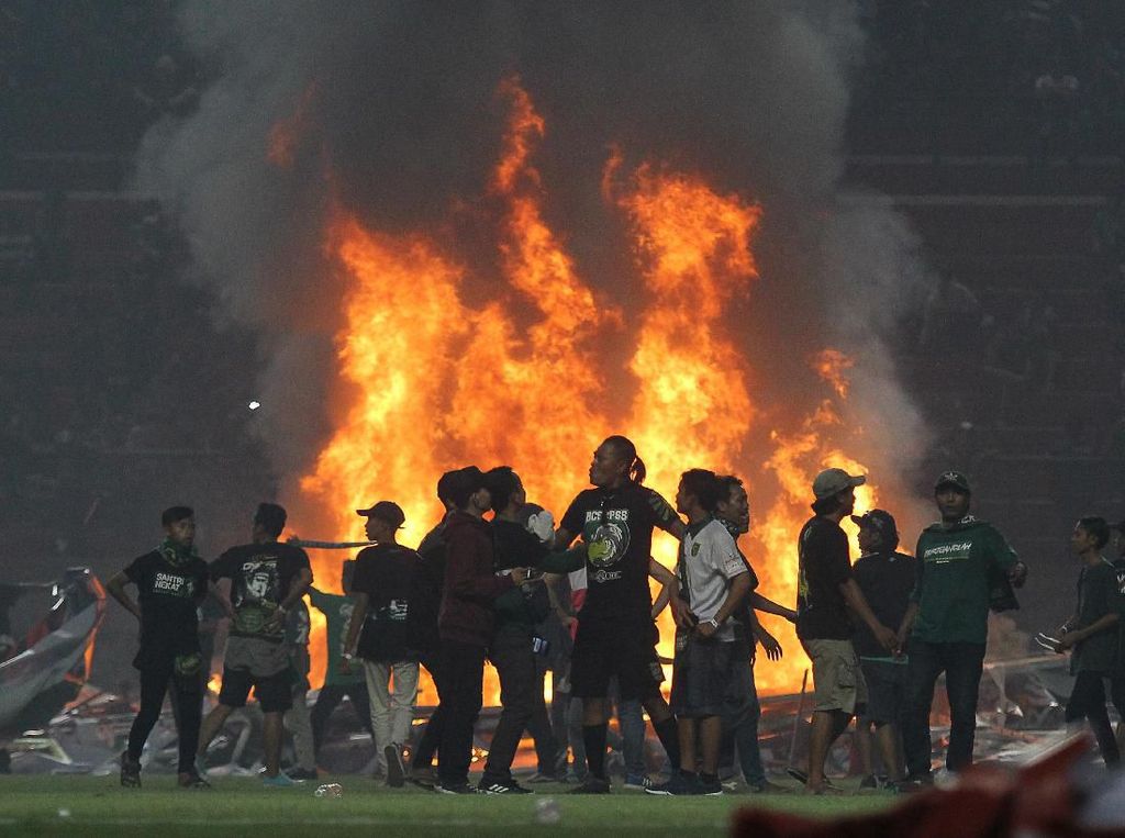 PSSI Diminta untuk Baik, Suporter Kok Tak Bisa Baik? PSSI Diminta untuk Baik, Suporter Kok Tak Bisa Baik?