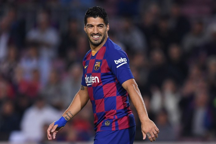 BARCELONA, SPAIN - OCTOBER 29: Luis Suarez of FC Barcelona looks on during the Liga match between FC Barcelona and Real Valladolid CF at Camp Nou on October 29, 2019 in Barcelona, Spain. (Photo by Alex Caparros/Getty Images)