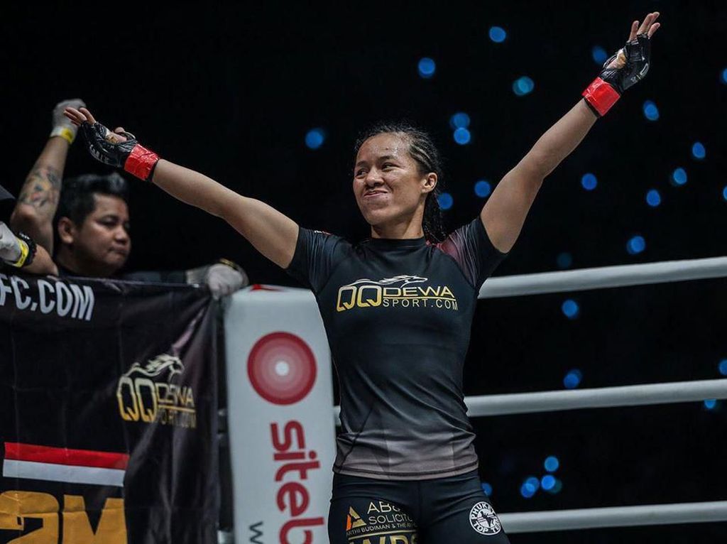 Foto: Aksi Priscilla Hertati Lumban Gaol, Sang Petarung MMA Foto: Aksi Priscilla Hertati Lumban Gaol, Sang Petarung MMA