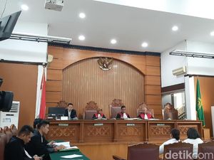 Hakim ke Nunung: Kalau Pakai Sabu untuk Stamina Kenapa Nggak Minum Jamu? Hakim ke Nunung: Kalau Pakai Sabu untuk Stamina Kenapa Nggak Minum Jamu?