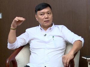 Kini Dukung Anies, Surya Tjandra Kritik Ahok soal Orang Pintar Ngomong