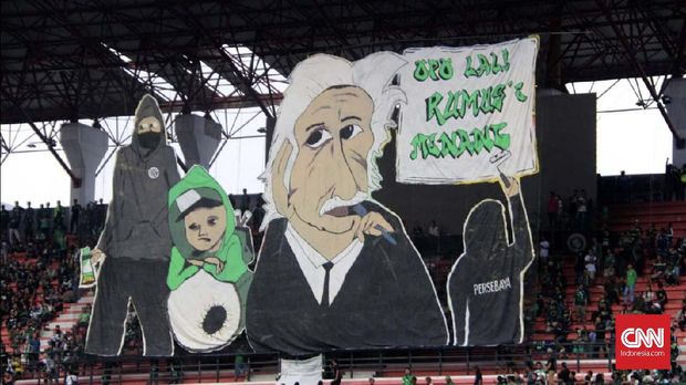 Pasca insiden amukan Bonek di Stadion Gelora Bung Tomo (GBT) Surabaya, Selasa (29/10) semalam.