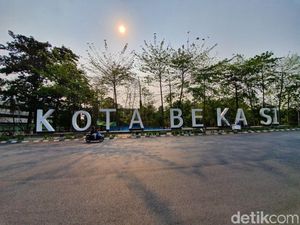 Berkerumun, ABG Bekasi Tiktokan di Gedung Parkir Stadion Patriot Dibubarkan Berkerumun, ABG Bekasi Tiktokan di Gedung Parkir Stadion Patriot Dibubarkan