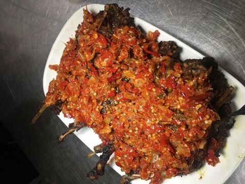 5 Rekomendasi Tempat Makan Akhir Pekan yang Kenikmatan Sambalnya Juara