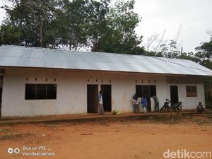 SD di Kampar Riau yang Berlantai Tanah Kini Sudah Kinclong