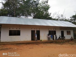 SD di Kampar Riau yang Berlantai Tanah Kini Sudah Kinclong