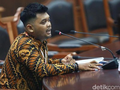 Advokat dari Bekasi Jalani Sidang Uji Formil UU KPK