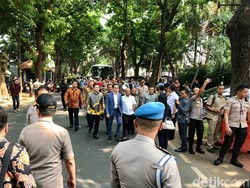 Uji Kelayakan Calon Kapolri, Komisi III DPR Sambangi Rumah Komjen Idham