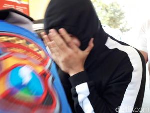 Polisi Dalami Peran Bos Muncikari Prostitusi Online yang Tawarkan Para Artis Polisi Dalami Peran Bos Muncikari Prostitusi Online yang Tawarkan Para Artis