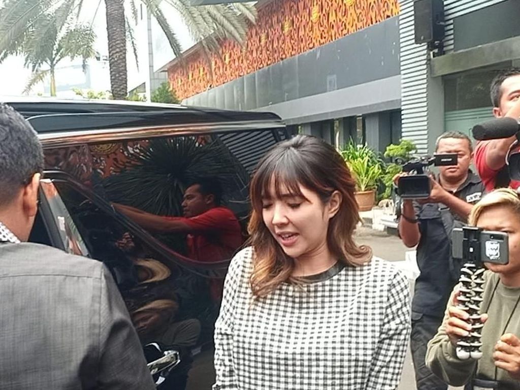 Pilih Rayakan Ultah di Jepang dengan Wijin, Gisel Beri Penjelasan Pilih Rayakan Ultah di Jepang dengan Wijin, Gisel Beri PenjelasanÂ