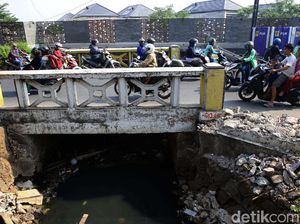DPRD DKI Sebut Jaringan Utilitas Hambat Pembangunan Jembatan Caglak DPRD DKI Sebut Jaringan Utilitas Hambat Pembangunan Jembatan Caglak