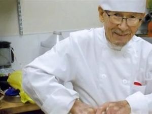 Di Usia 93 Tahun, Kakek Veteran Perang Ini Buka Toko Cupcake